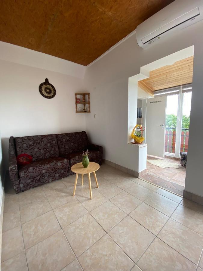 Feher Szolo Vendeghaz Satoraljaujhely Luaran gambar